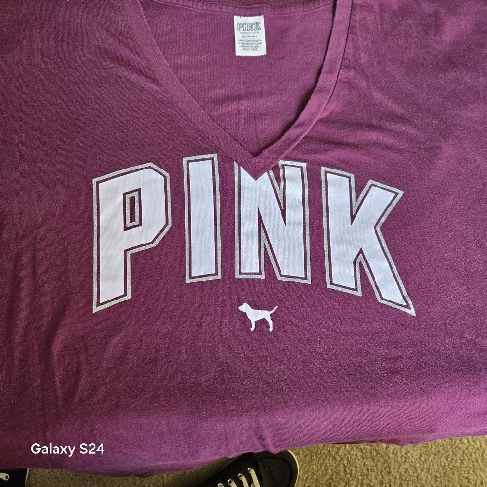 Like New EUC Sz L Pink V-Neck T-Shirt